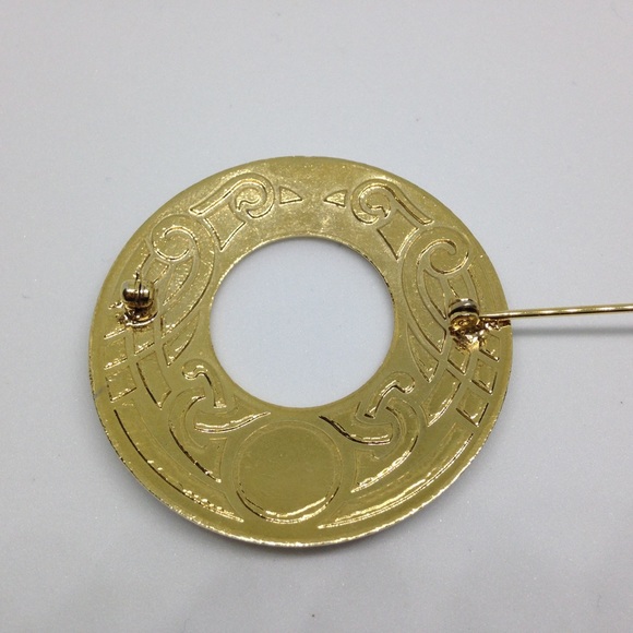 Vtg Celtic Enamel Open Circle Brooch Cloak Pin - Picture 4 of 5
